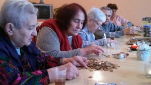 Жълти стотинки и от Дома за стари хора за детската