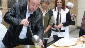 Кметът на Ловеч ще раздава рибена чорба на Никулден