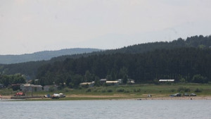 Контролирано изпускат яз Асеновец