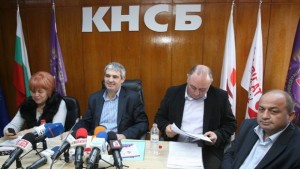 КНСБ Догодина възрастта за пенсия да се замрази стажът да