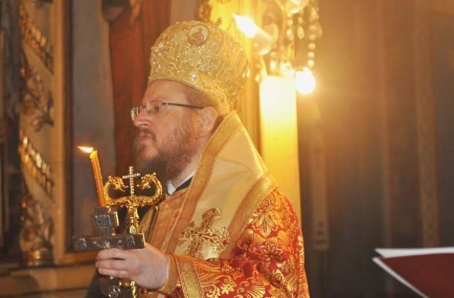 Дядо Владика идва за храмовия празник на разградската църква