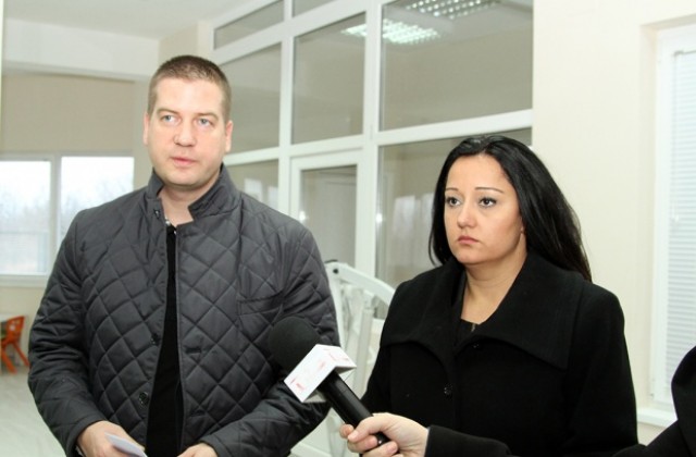 Ремонт на междублокови пространства и нови автобуси обеща министър Павлова