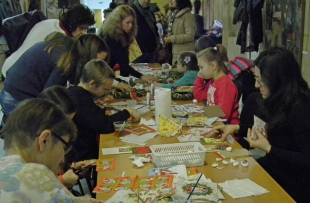 Коледни работилнички отново събират децата пред кабинета на кмета