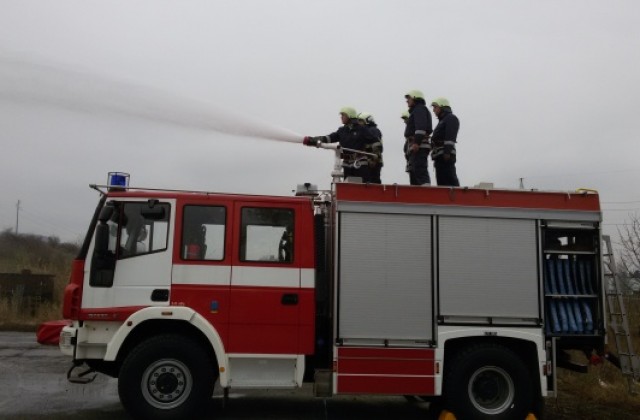Доброволци и пожарникари със съвместно обучение в Кюстендил