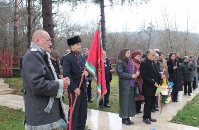 От Единен казашки съюз- България се включиха в честванията в Елена