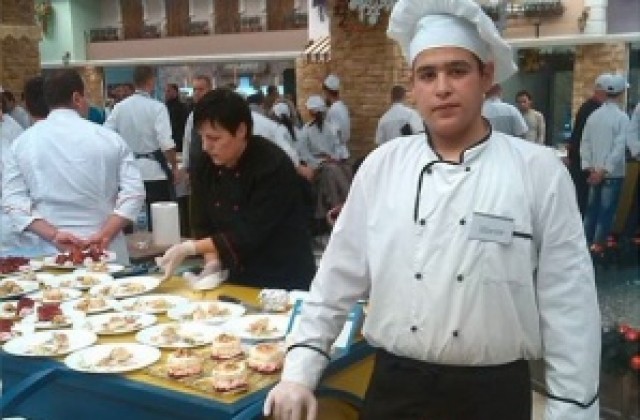 Радостин от Търговище спечели награда от кулинарен конкурс във Варна