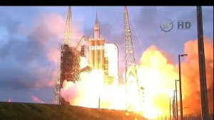 Космическият кораб Орион се върна на сушата