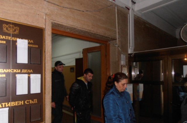 Наркодилъри остават в ареста