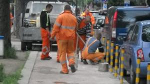 Поставиха предпазни колчета пред няколко варненски училища