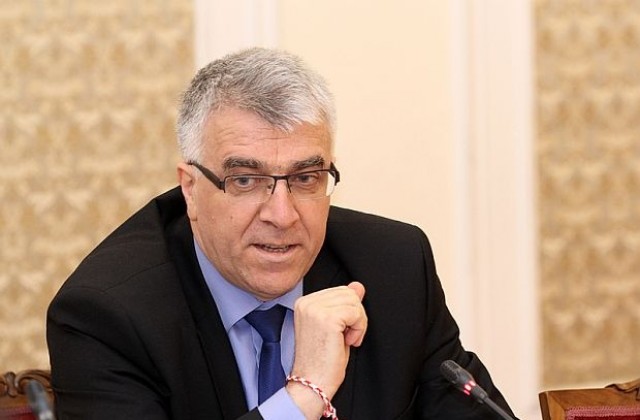 Гечев: Бюджет 2015 е с мижав растеж, няма политики