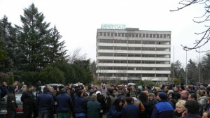 800 работници на Аркус протестираха срещу забавени заплати