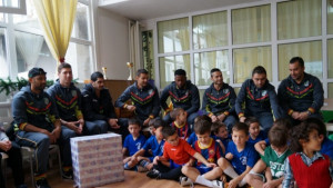 Играчите на Берое с дарение за детска градина Светлина