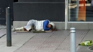 Бездомници бягали от общинския приют на улицата