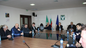 В Гълъбово още без улично осветление