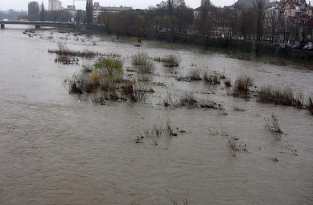 Река Марица премина критичните 5 метра, Свиленград е нащрек