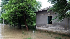 Подпочвени води наводниха кметството в Красен