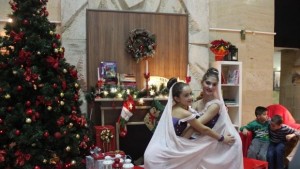 Малчугани се срещат с Малката кибритопродавачка