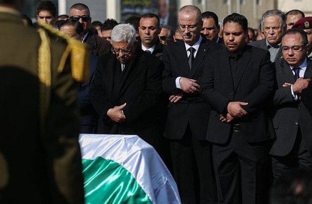 Палестинци и израелци с различни версии за смъртта на министър Абу Айн