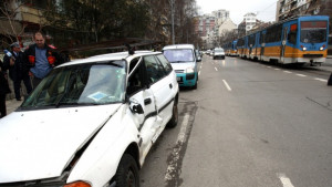 Двама души пострадаха при катастрофа на бул Витоша