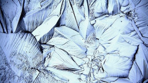 Фигури от лед и леден бар в центъра на Русе