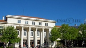 Изложба базар С труд и любов за децата