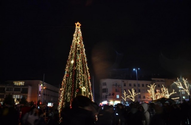 Започват празничните концерти в Казанлък