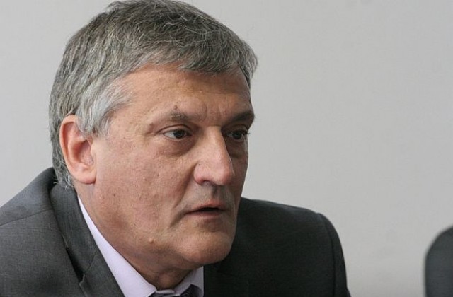Трасето на магистрала „Хемус” да се измести в средната част, предлага Петър Диков