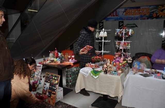 Коледен арт базар