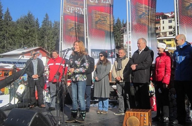 С родопски чан министър Ангелкова даде старт на сезона в Пампорово