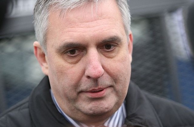 Калфин: Увеличение с 2 месеца на възрастта за пенсия е поносим вариант