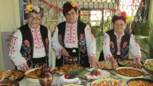 Близо 40 баници изядоха на празник посветен на дрипавата баница