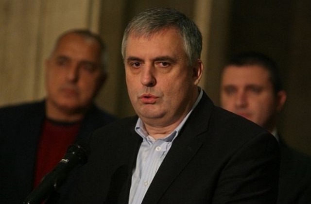 Калфин се съгласи да удължат периода на преговорите за пенсионната реформа