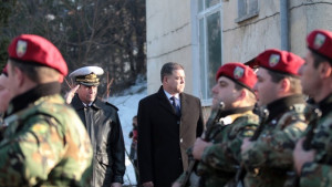 Военният министър гарантира за нормалното функциониране на врачанското поделение