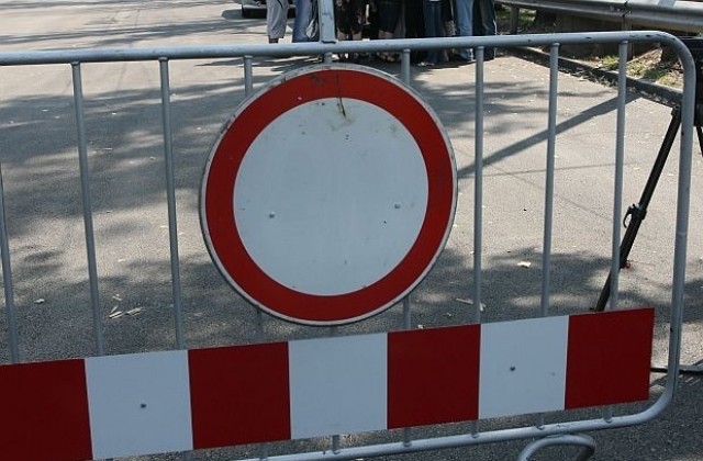 Задръствания по бул. „Вл. Варненчик“ поне до сряда
