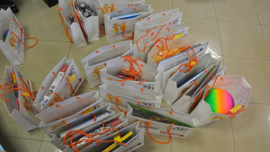 Азбукарите подаряват театрална постановка на деца с увреждания