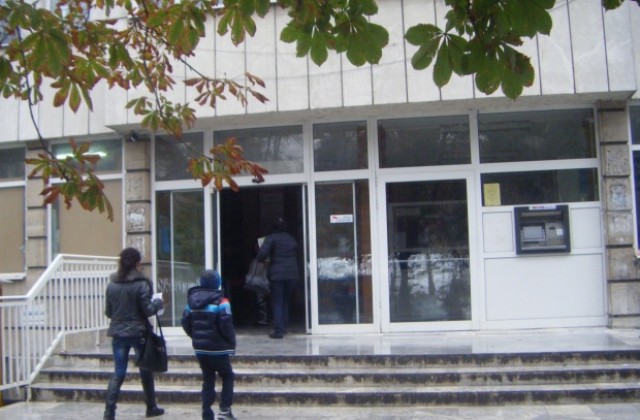 Лекари искат да се премахне синята зона пред ДКЦ 1