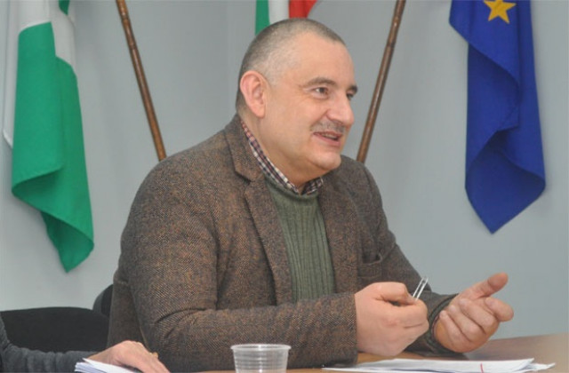 Транспортната комисия заседава в микробус утре