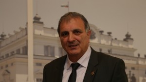 Детски за всяко дете и налагане на тридетния модел искат