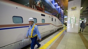 Япония строи найдългата жп линия за влак стрела