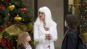 Пълна чанта с пари за покупки по Коледа