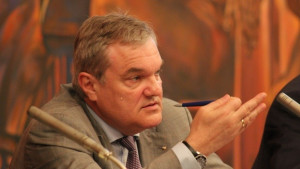 Румен Петков От спирането на пенсионната реформа губят гражданите и