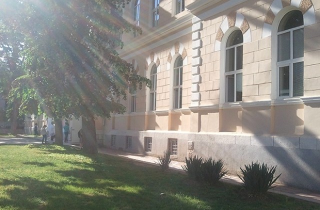 Коледен благотворителен концерт в училище „Козма Тричков”