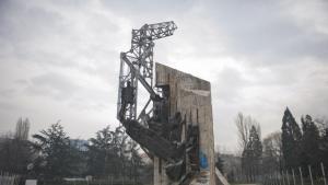 Махат паметника на НДК