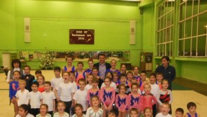 Коледно шоу със скокове на батут в Кюстендил