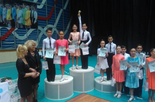 Сребърни медали за Ксани денс в Бургас