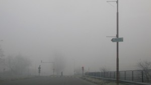Гъста мъгла затруднява движението в кюстендилско