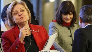 Менда Стоянова Пленарната зала ще реши относно пенсионните промени