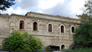 Отложиха разрешението за строеж на блок и галерия на мястото