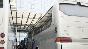 Превозвачите пускат извънредни автобуси по празниците