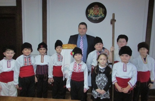 Коледарчета наричаха за здраве и берекет на Община Г. Оряховица